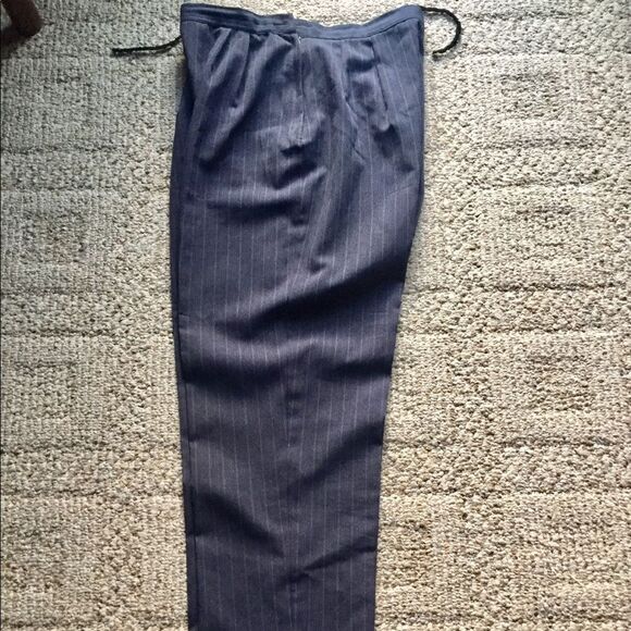 Great light weight 3 piece suit by DBY in size 11 - Picture 2 of 5